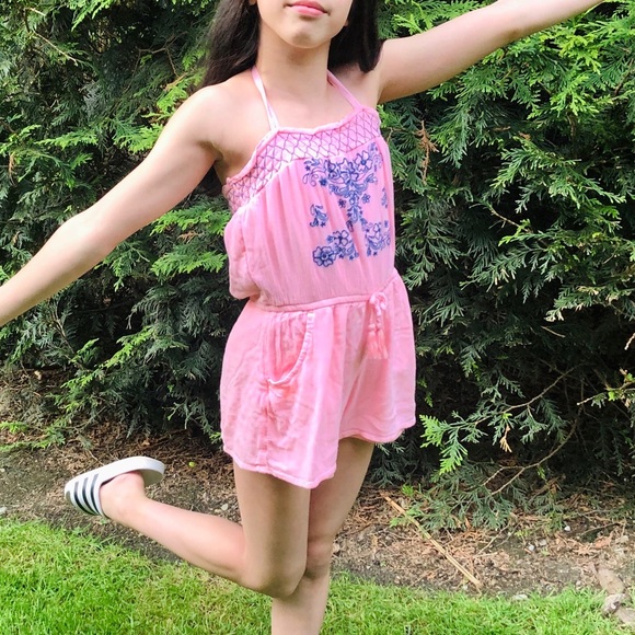 BEAUTIFUL PINK SUMMER ROMPER FOR SALE - Picture 2 of 4